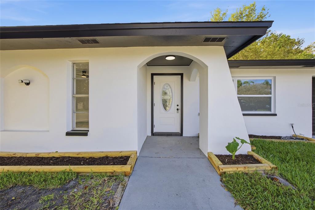 1811 DRIFTWOOD CIRCLE S, OLDSMAR, FL — photo 4 of 30