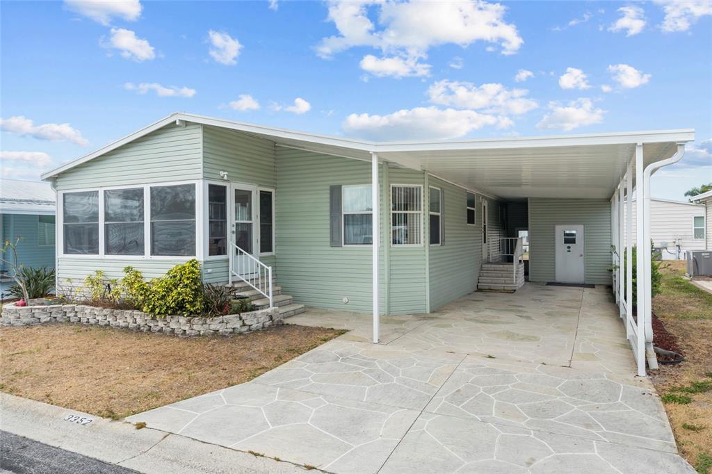 3352 LAUREL OAK WAY