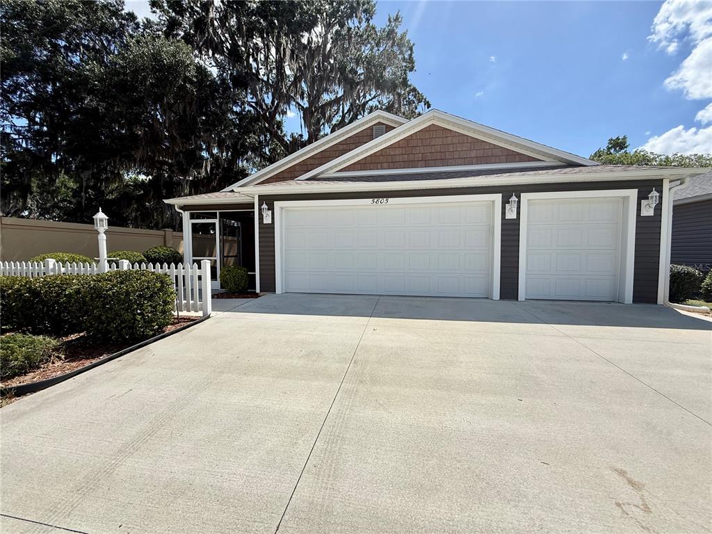 5805 VALENTE COURT