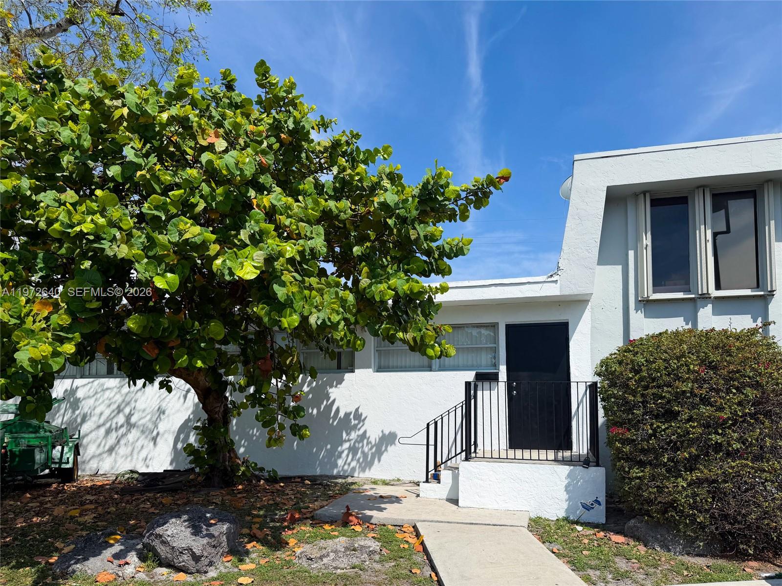 18500 NE 5th Ave, Miami FL 33179