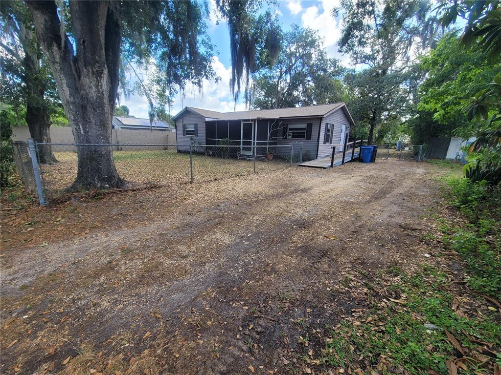 2831 N VALRICO ROAD