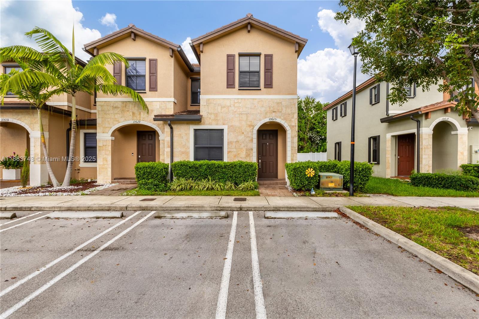 10625 W 32nd Ln, Hialeah FL 33018