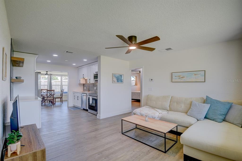 35 AZALEA DRIVE, ORMOND BEACH, FL — photo 3 of 20