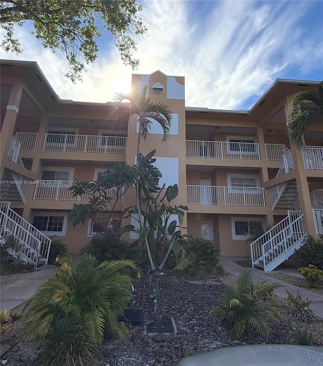 430 SE 7th St # 304E, Dania Beach FL 33004