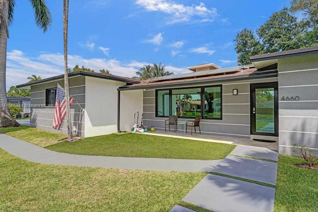 4660 SW 37th Ave, Dania Beach FL 33312