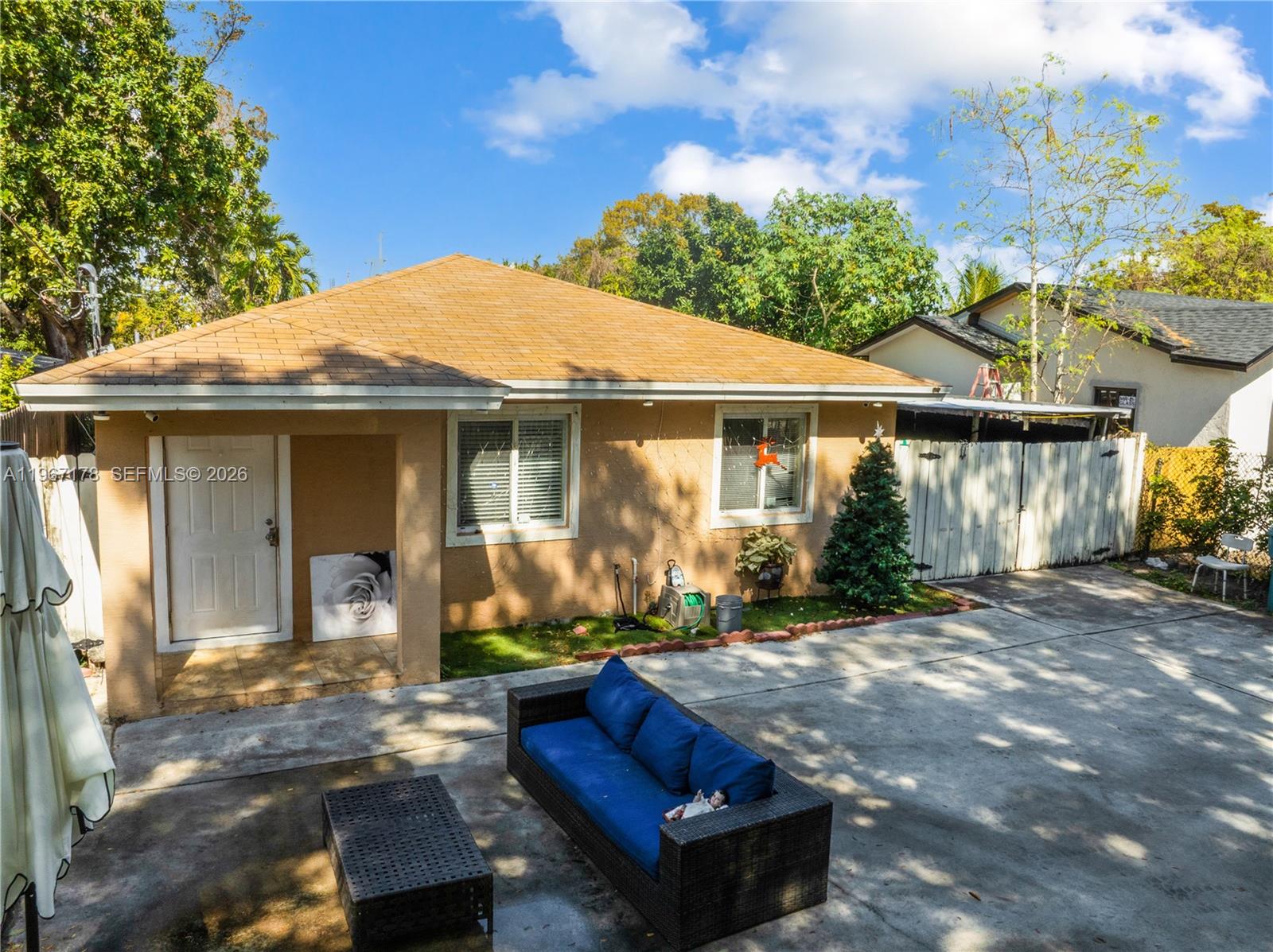 1371 NW 59th St, Miami FL 33142