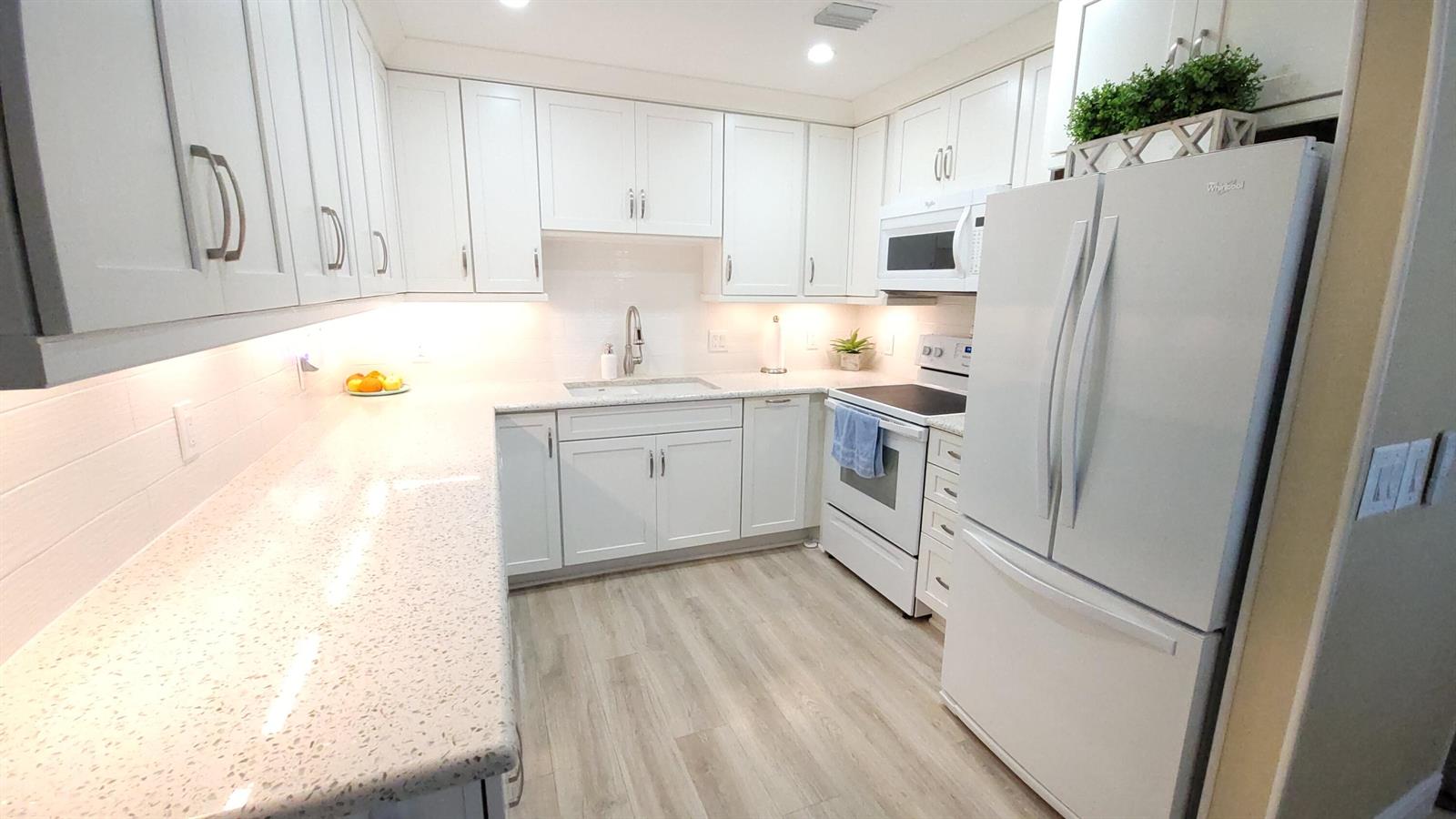34 Somerset B, West Palm Beach FL 33417