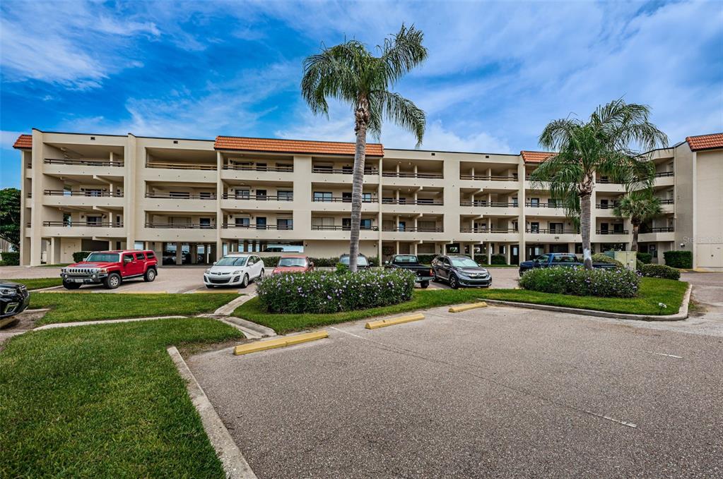 103 1ST STREET E UNIT 208