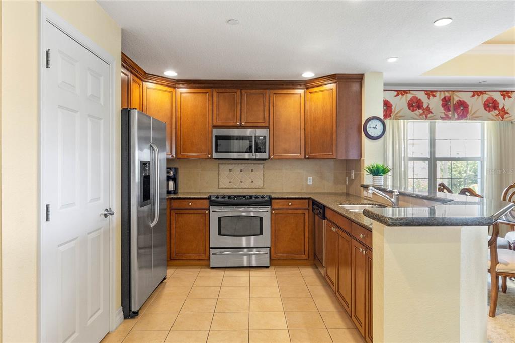1106 SUNSET VIEW CIRCLE UNIT 201, REUNION, FL — photo 3 of 30