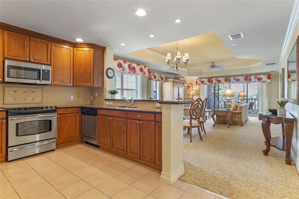 1106 SUNSET VIEW CIRCLE UNIT 201, REUNION, FL — photo 4 of 30