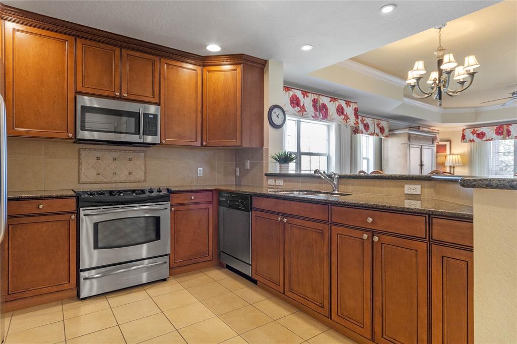 1106 SUNSET VIEW CIRCLE UNIT 201, REUNION, FL — photo 5 of 30