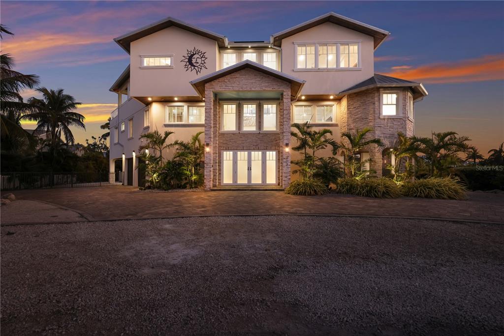 313 HAMMOCK CIRCLE, ANNA MARIA, FL — photo 2 of 30
