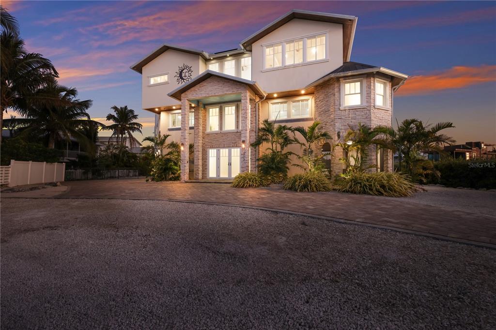313 HAMMOCK CIRCLE, ANNA MARIA, FL — photo 5 of 30