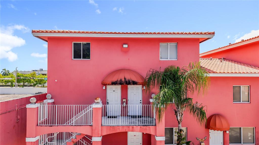 3817 NW 17TH AVENUE UNIT 10