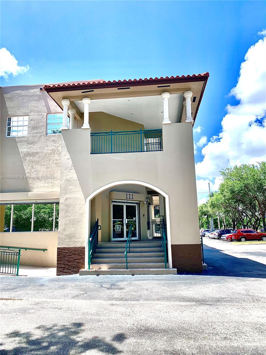10200 NW 25th St # 111, Doral FL 33172