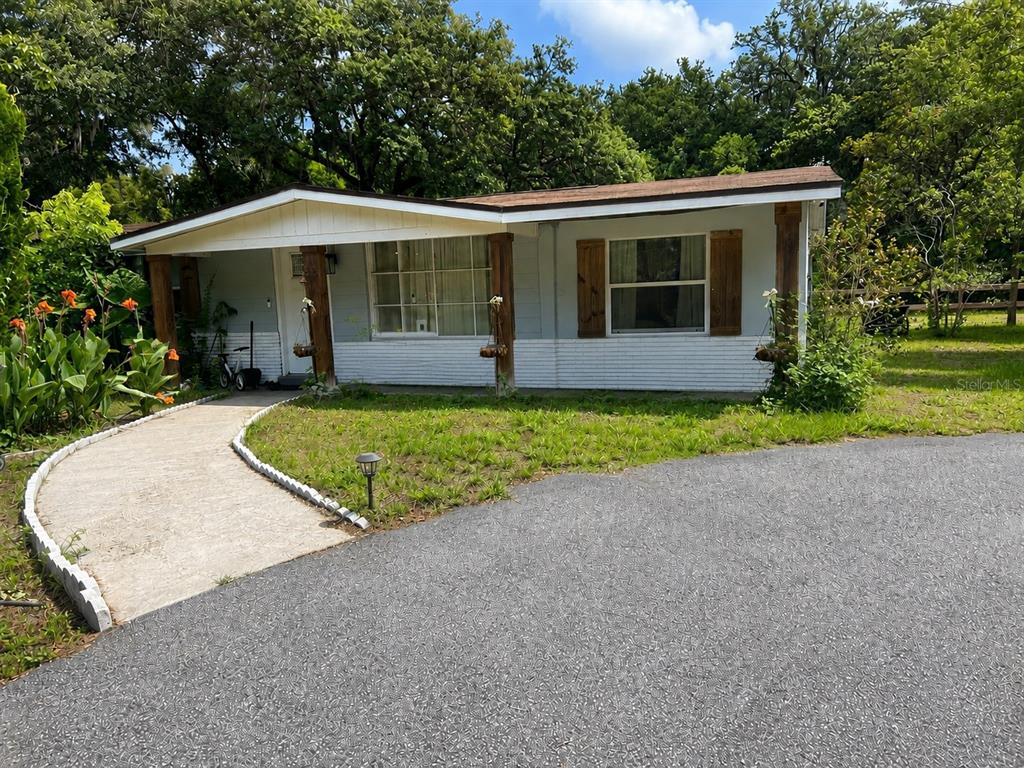 3810 AUTUMN PALM DRIVE