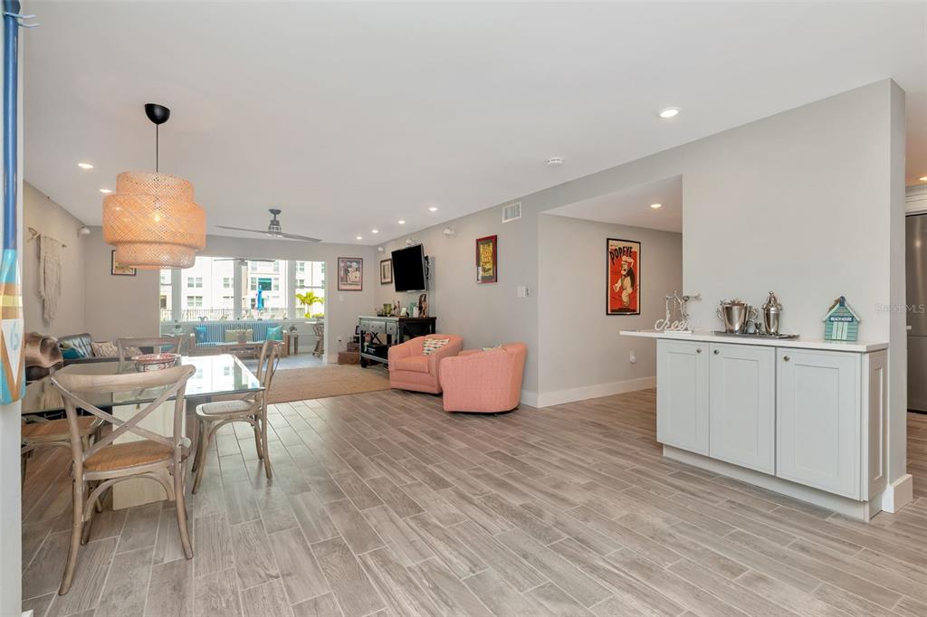 620 EDGEWATER DRIVE UNIT 102, DUNEDIN, FL — photo 4 of 30