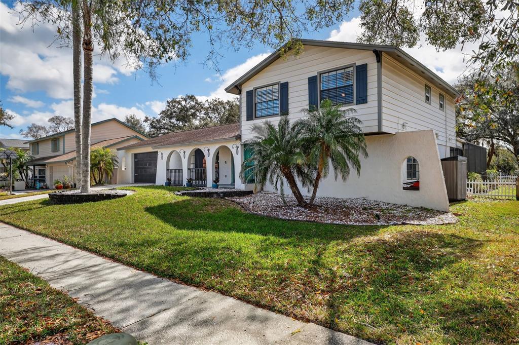 4628 CLOVERLAWN DRIVE