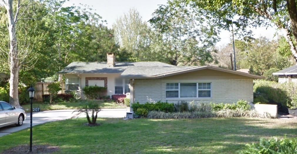 207 E KINGS WAY
