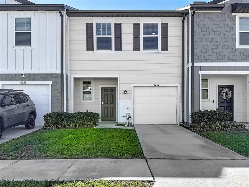 6221 BUCKET COURT