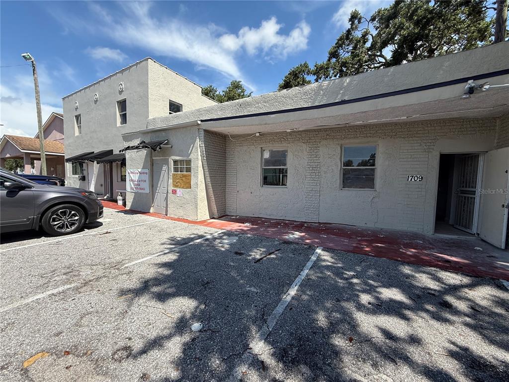1707 18TH AVENUE S