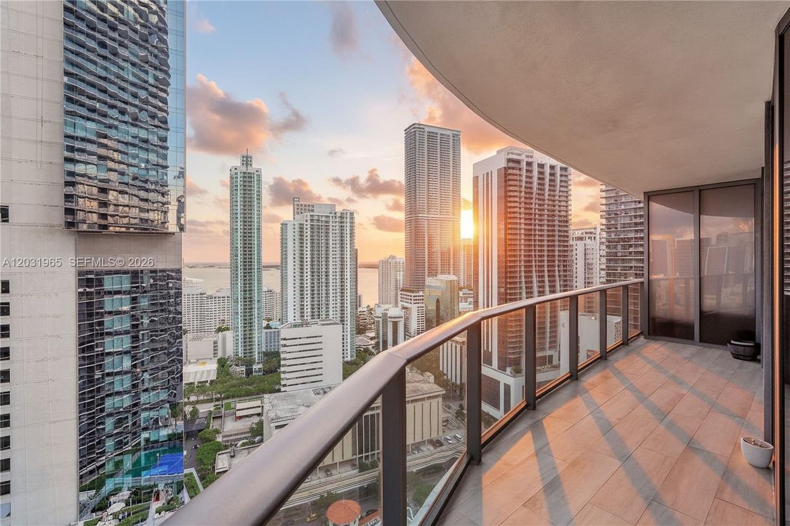 45 SW 9th St # 2901, Miami FL 33130