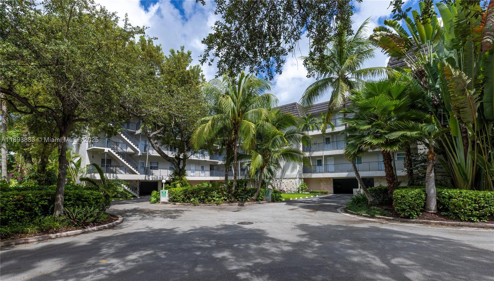6815 Edgewater Dr # 108, Coral Gables FL 33133