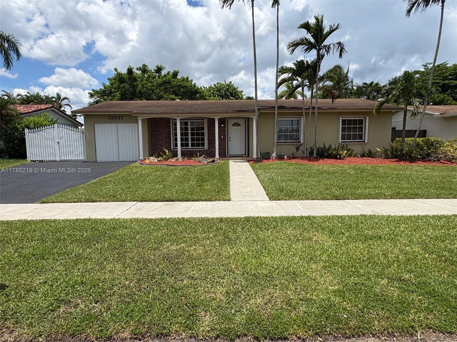 12021 SW 119th St, Miami FL 33186