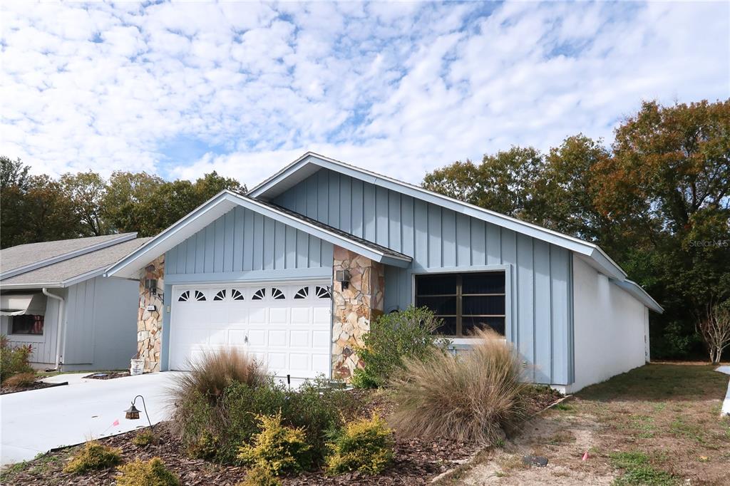 44 GOLFVIEW COURT