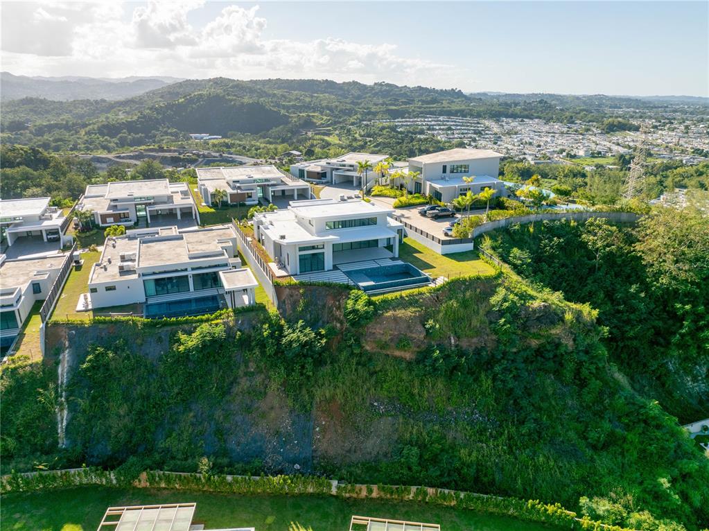 Monte azul MONTEAZUL, GUAYNABO, PR — photo 4 of 29