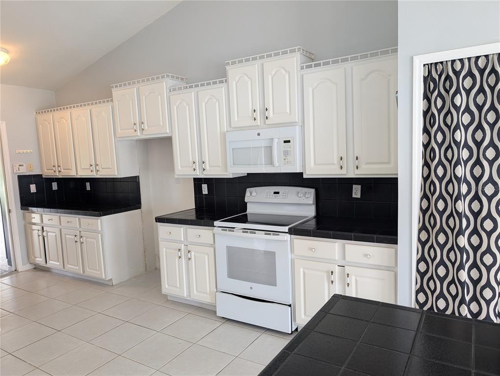 6233 PEBBLE LANE, SEBRING, FL — photo 5 of 9