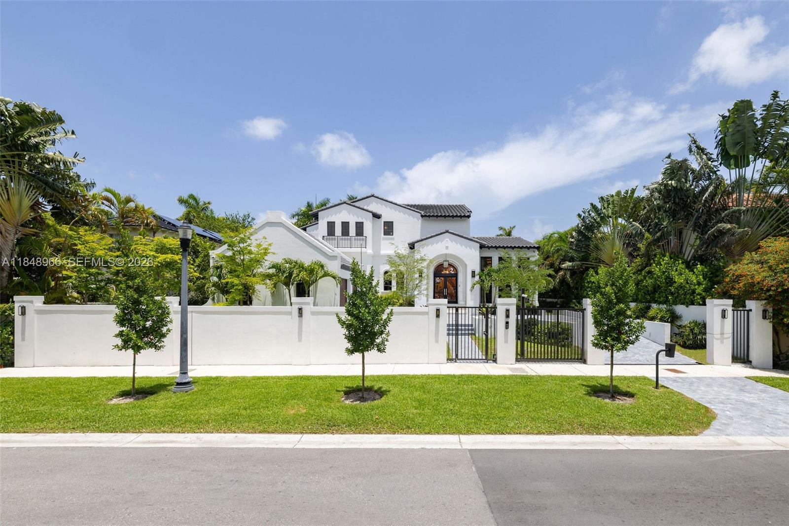 2321 N Bay Rd, Miami Beach FL 33140
