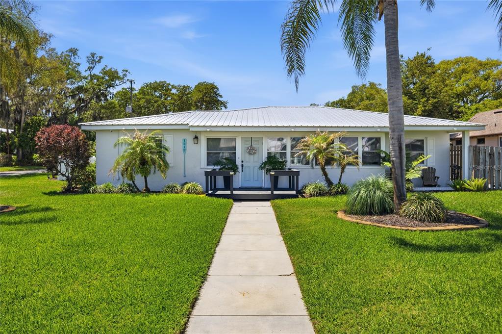 1212 MAGNOLIA STREET