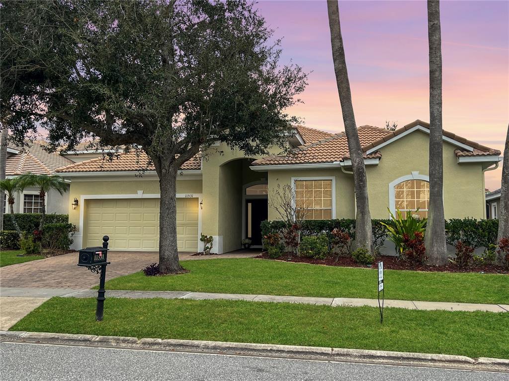 11531 VICOLO LOOP