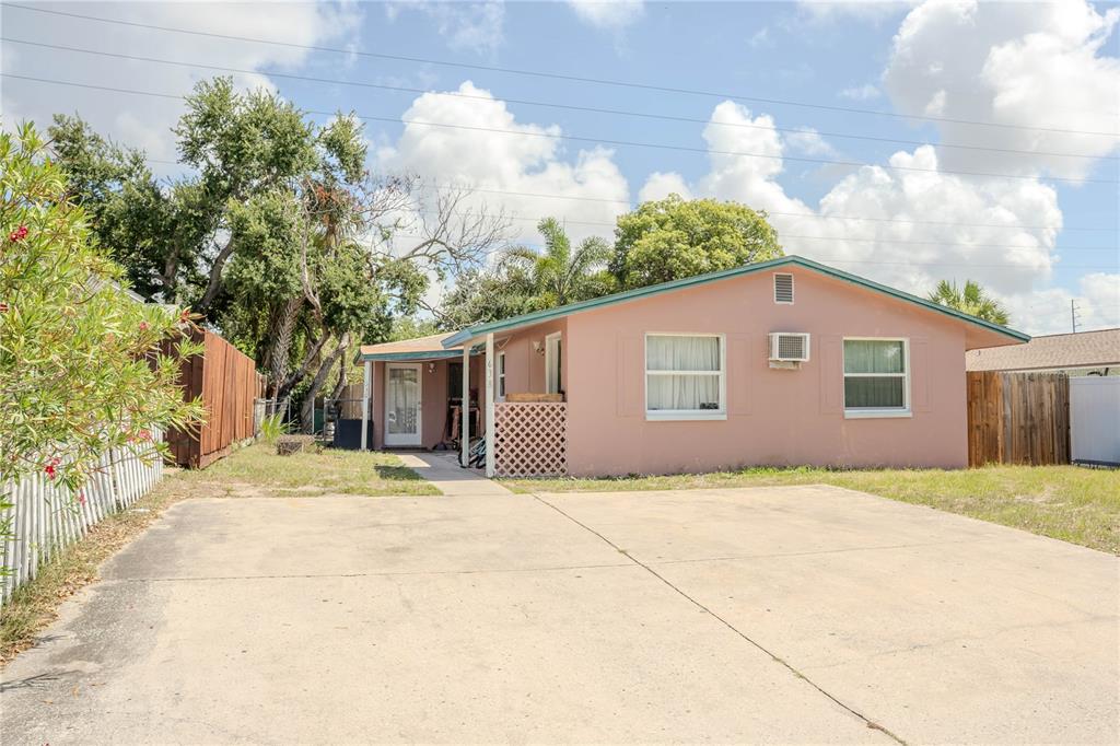 638 DOGWOOD COURT