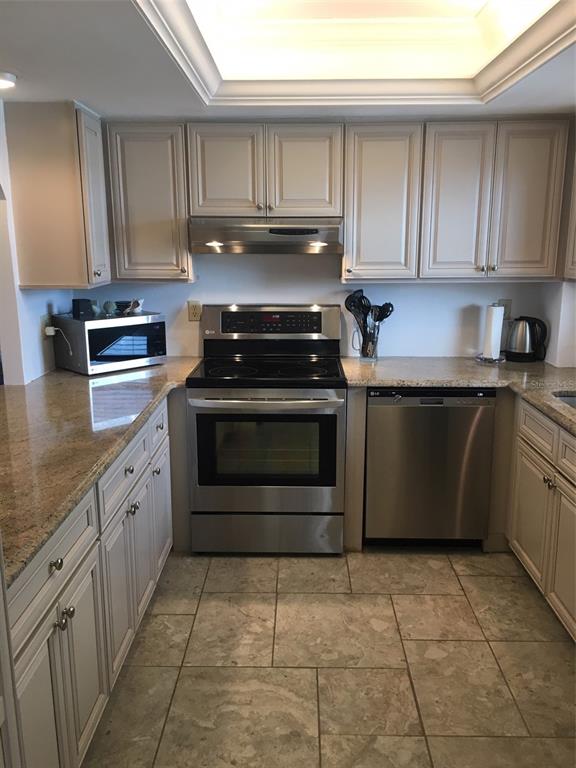 1001 BENJAMIN FRANKLIN DRIVE UNIT 408, SARASOTA, FL — photo 2 of 12