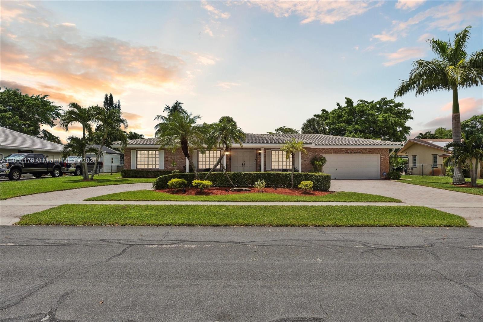 6100 SW 8th Ct, Plantation FL 33317