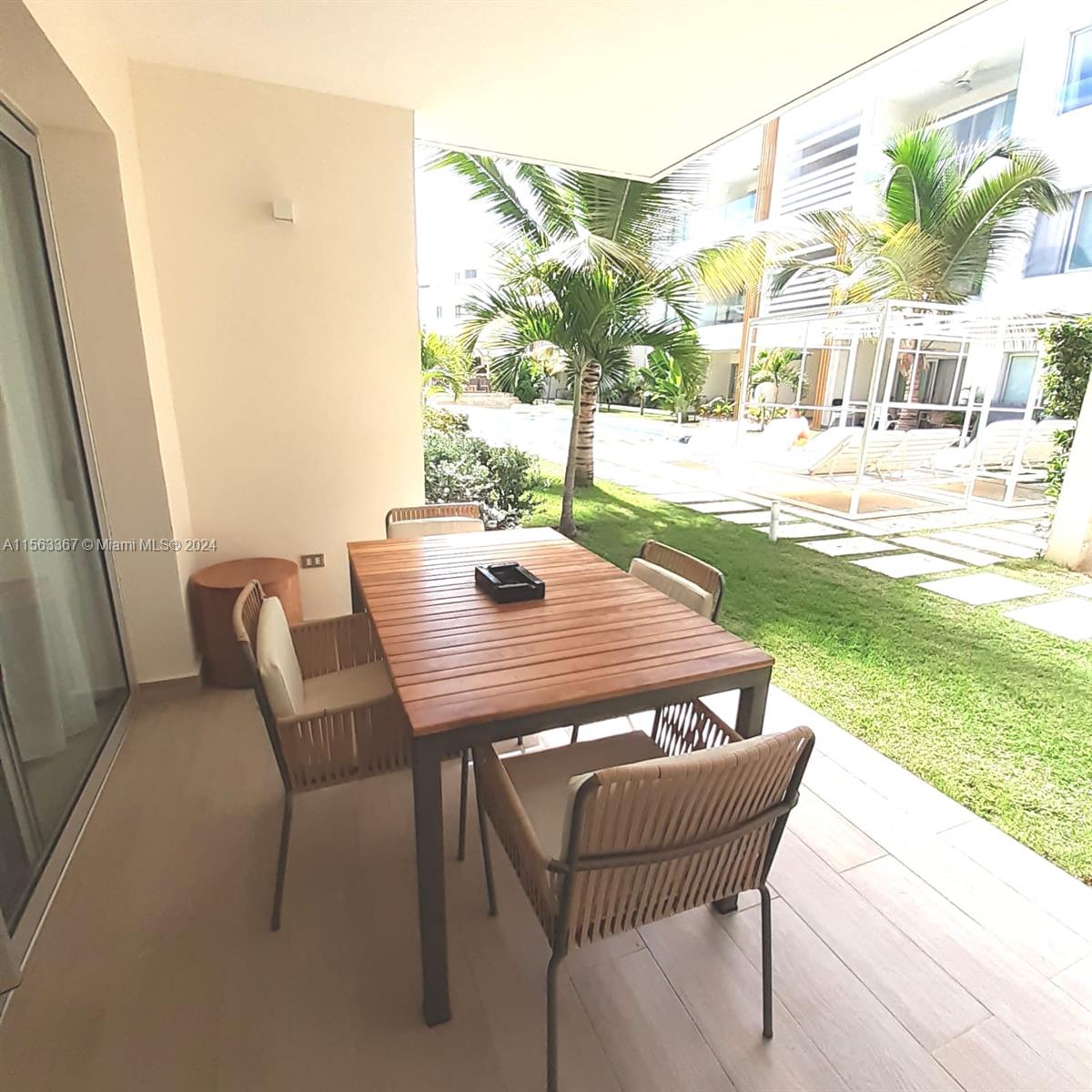 3 El Beach Garden # E1, PC, PC — photo 3 of 28