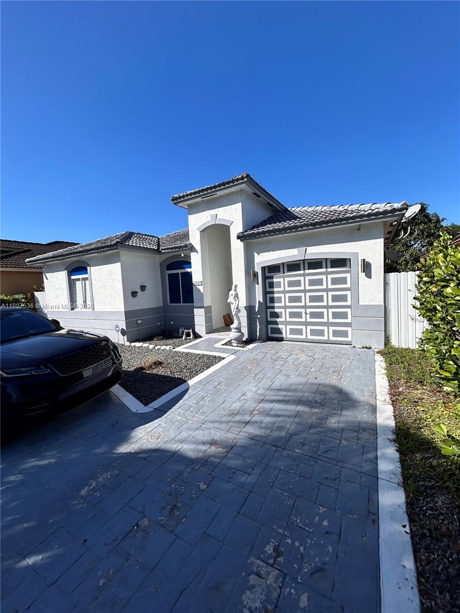 4607 NW 165th St, Miami Gardens FL 33054
