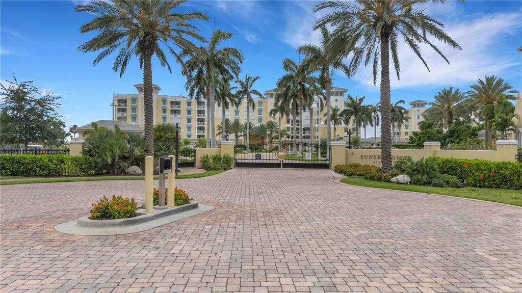 795 COLLANY ROAD UNIT 304