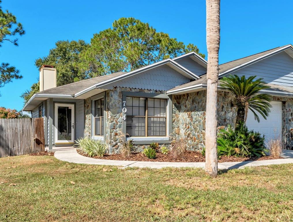 704 HIGHLAND GARDENS LANE