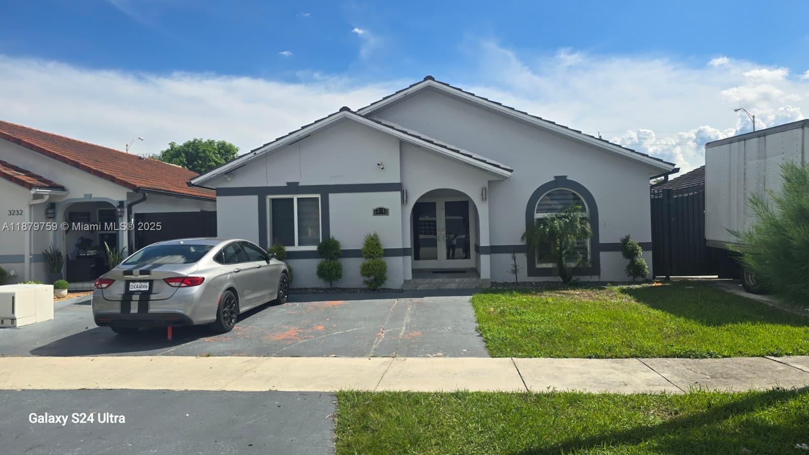 3240 W 76th Pl, Hialeah FL 33018
