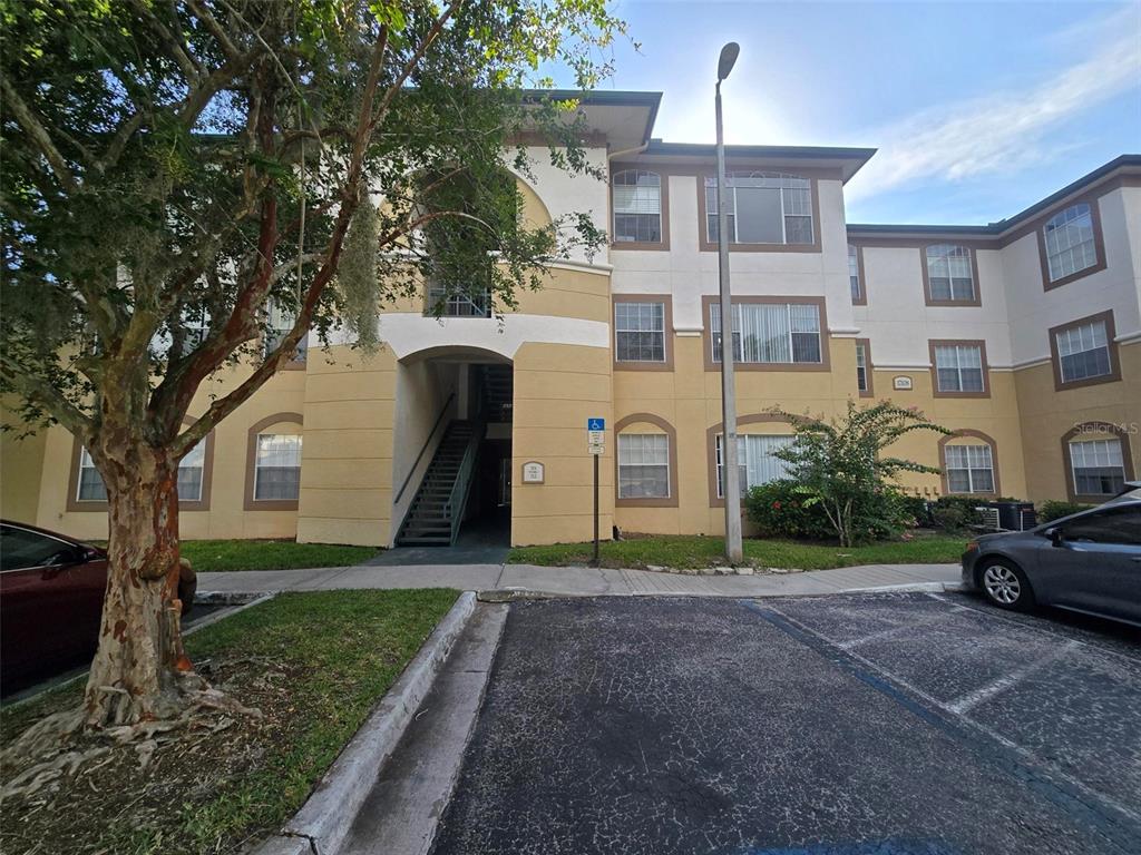 17108 CARRINGTON PARK DRIVE UNIT 707