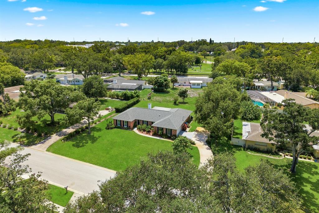 920 LAKE FOREST ROAD, CLEARWATER, FL — photo 2 of 30