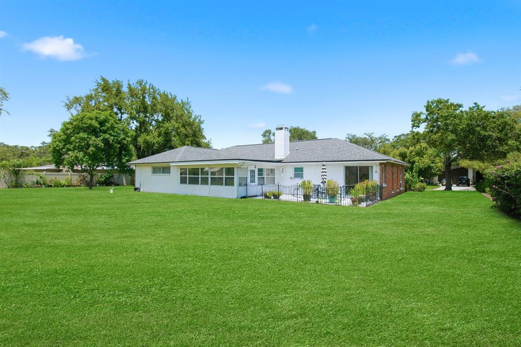 920 LAKE FOREST ROAD, CLEARWATER, FL — photo 3 of 30