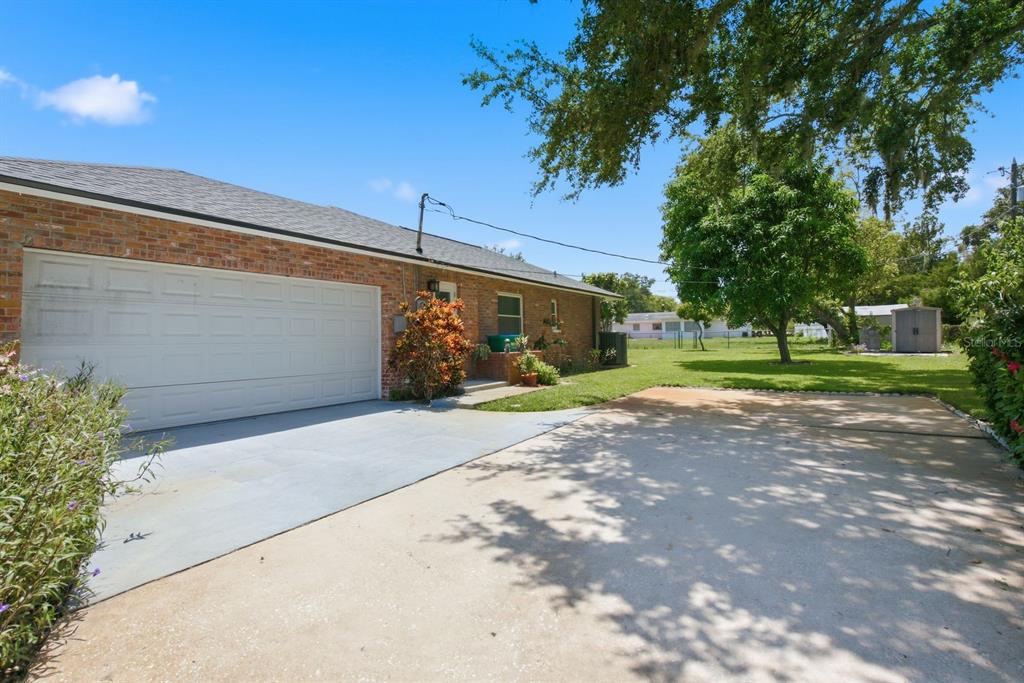 920 LAKE FOREST ROAD, CLEARWATER, FL — photo 4 of 30