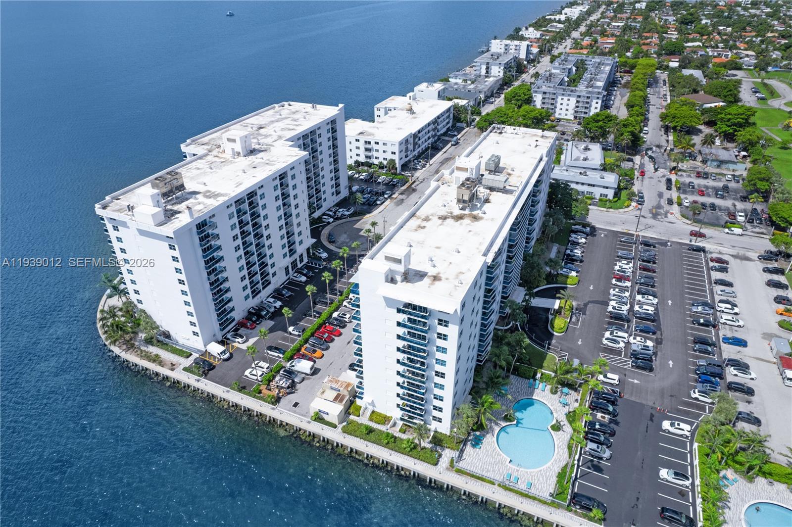 7501 E Treasure Dr # 3M, North Bay Village FL 33141