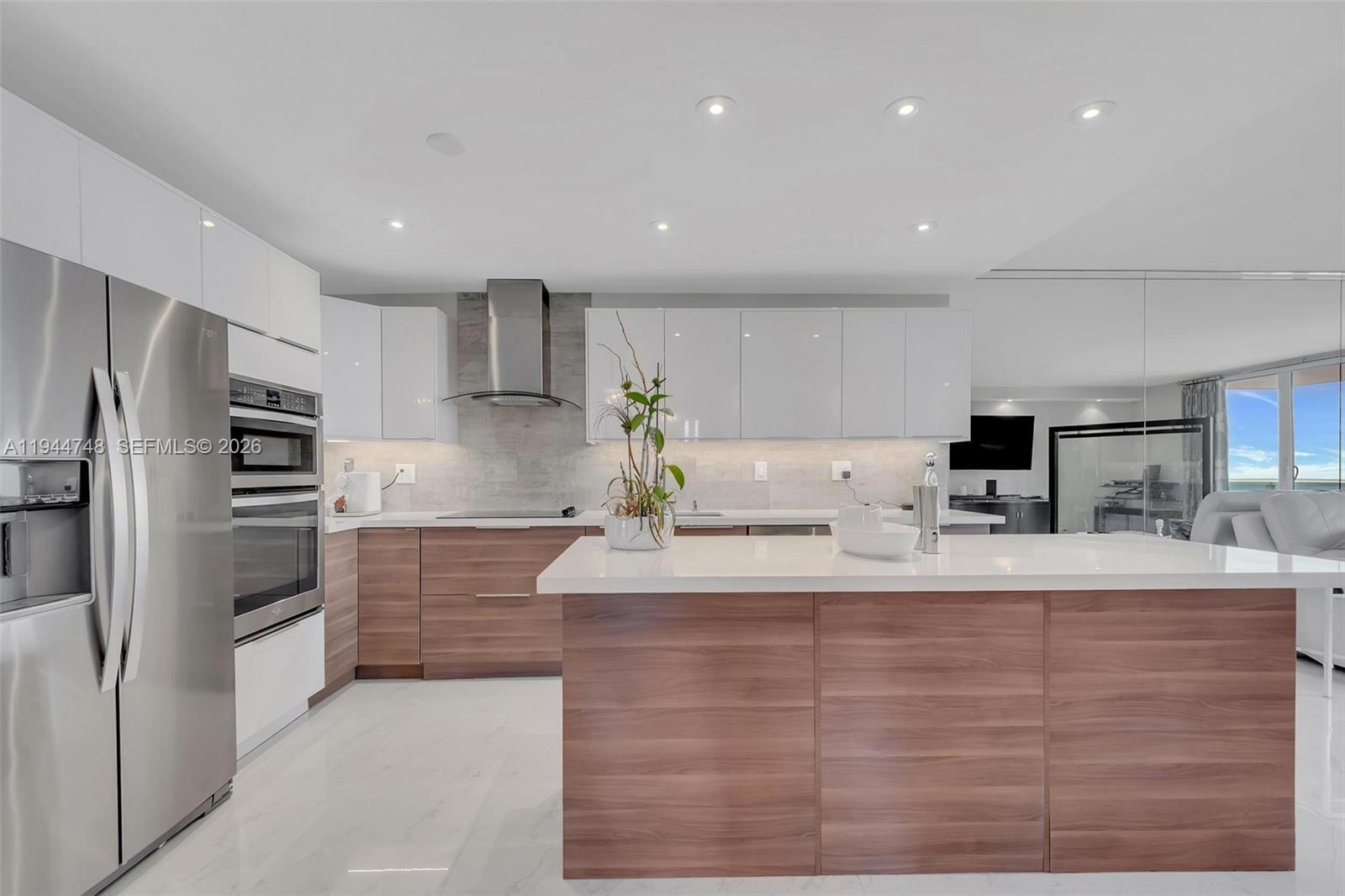 2301 Collins Ave # 810, Miami Beach FL 33139