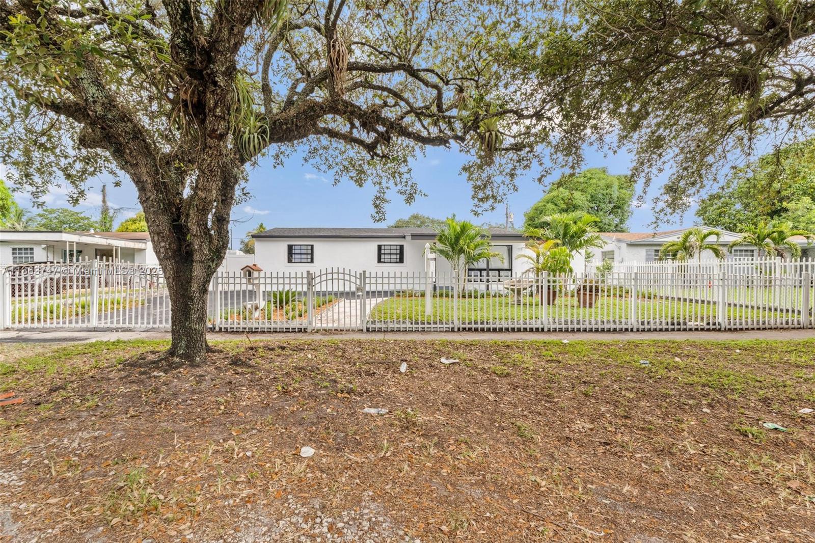 620 N 64th Ave, Hollywood FL 33024