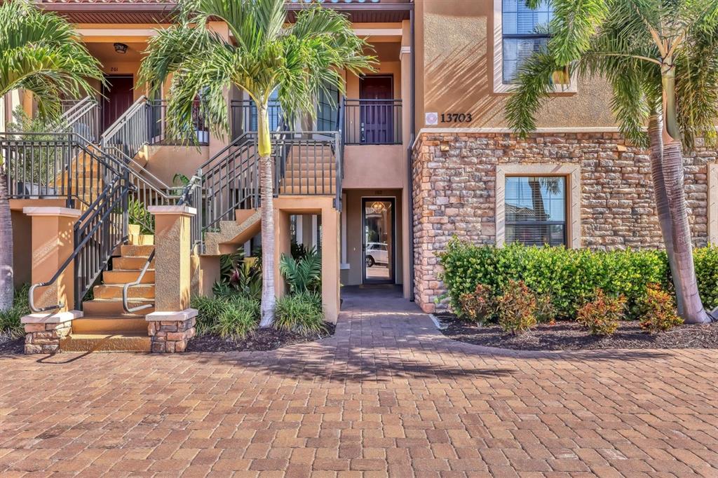 13703 MESSINA LOOP UNIT 102, BRADENTON, FL — photo 3 of 30